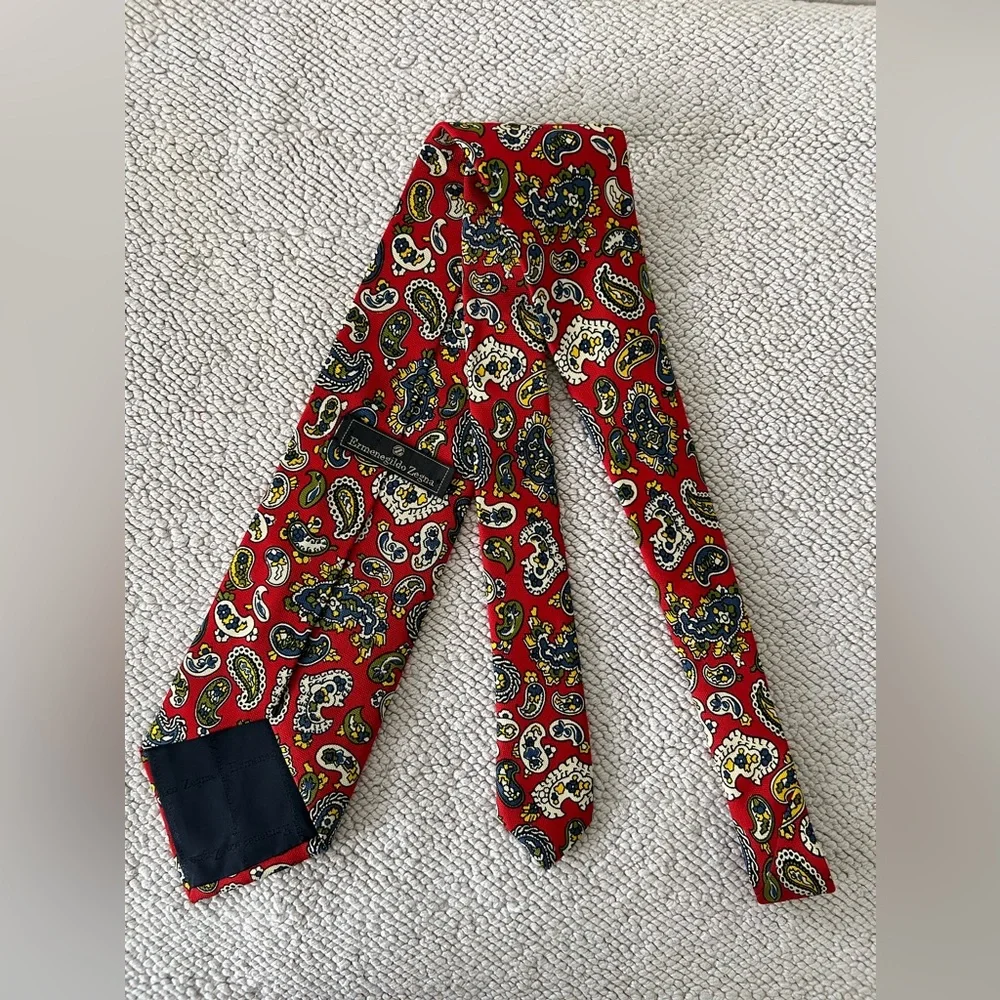 Ermenegildo Zegna Red Paisley Tie | 100% Silk | Red/Blue | Made in Italy
